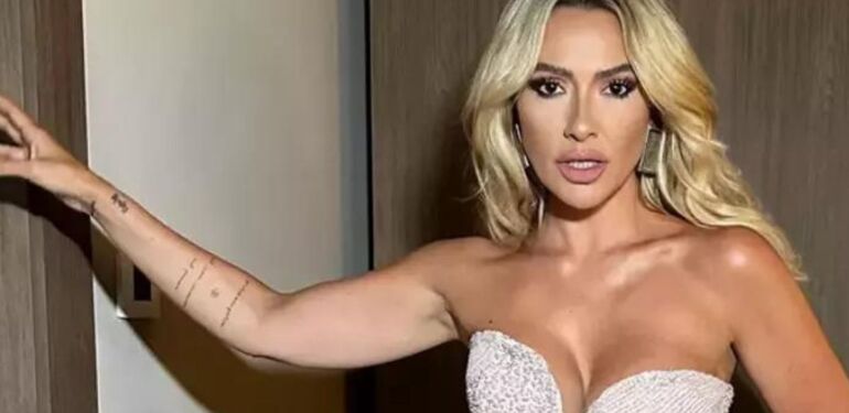 Hadise’den Bebek çıkarması: Ultra lüks aracı dikkat çekti