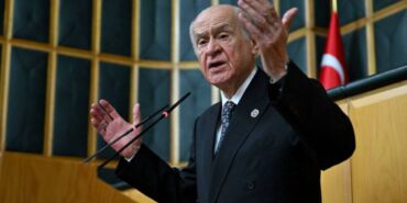 Devlet Bahçeli'den Emniyet müdürlerinin açığa alınmasına ilişkin açıklama Geçiştirilemeyecek bir komplo devrededir