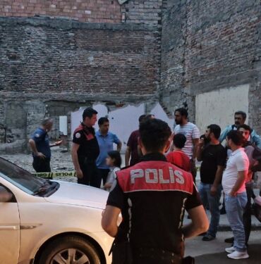 Diyarbakır'da 'yüksekten düştü' denilen gencin bıçaklandığı ortaya çıktı