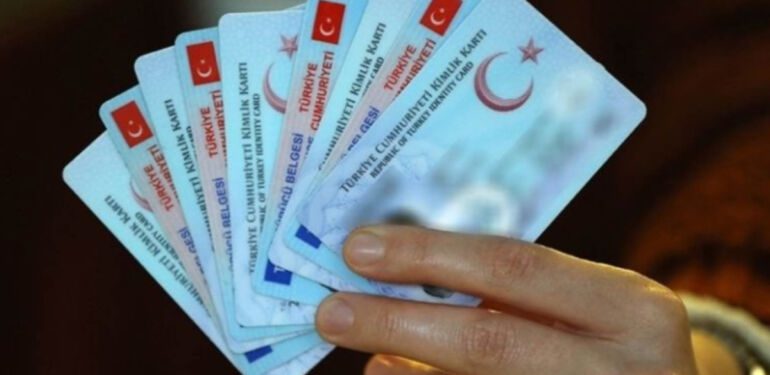 Ehliyetini yenilemeyenler dikkat! Bu kurallara uymazsanız 5 bin lira ödemek zorunda kalabilirsiniz