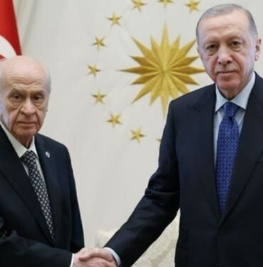 Erdoğan, Bahçeli ile bir araya geldi