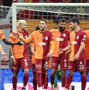 Galatasaray, Sivasspor'u 6 golle geçti! Puan rekoru kırdı!