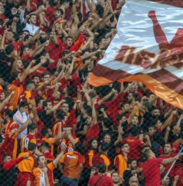 Galatasaray'dan sarı-kırmızılı taraftarlara çağrı! 'Top rakipteyken ıslık