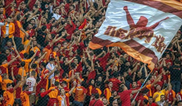 Galatasaray'dan sarı-kırmızılı taraftarlara çağrı! 'Top rakipteyken ıslık