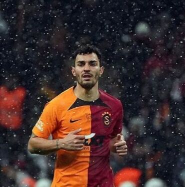 Galatasaraylı futbolcu Kaan Ayhan, ikinci kez baba oldu