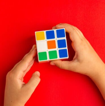 Geliştirilen robot, rubik kübünü 0.3 saniyede çözerek dünya rekoru kırdı