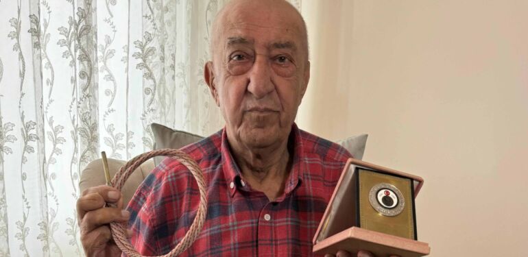 Anıtkabir’deki bayrak direğinin ipini üretmişti! 42 yıl sonra gözyaşları ile anlattı…