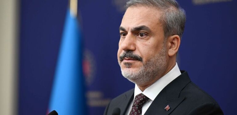 Hakan Fidan’dan 7 ülkeye telefon