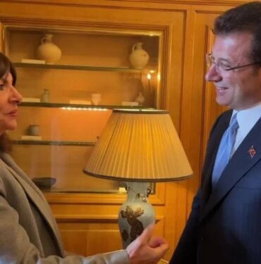 İBB Başkanı İmamoğlu, Paris Belediye Başkanı Hidalgo ile bir araya geldi