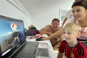 İngiliz çocuğun yamaç paraşütü hayali Fethiye'de gerçeğe dönüştü