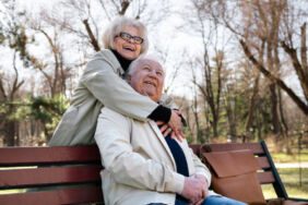 İnsanların en çok yalnız kaldığı yaşlar belli oldu