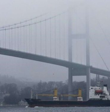 İstanbul Boğazı'nda gemi trafiği askıya alındı!