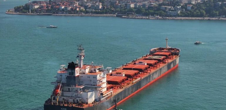 İstanbul’da gemide zehirlenme: Bir mürettebat hayatını kaybetti!