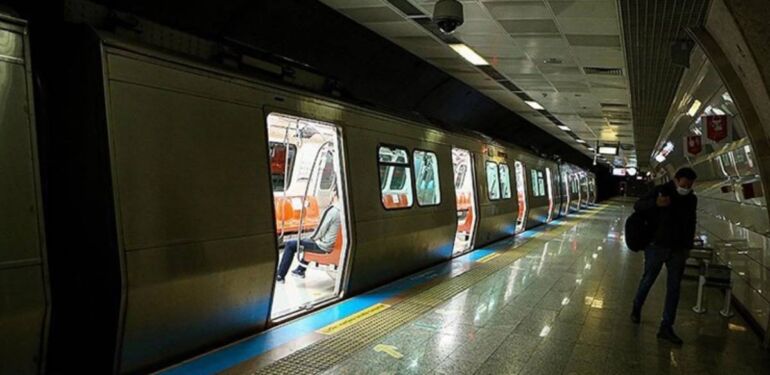 İstanbul'da M2 metro hattında intihar girişimi!