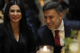 İzzet Yıldızhan'ın sürpriz paylaşımı 23 yıllık eşiyle ilk kez görüntülendi