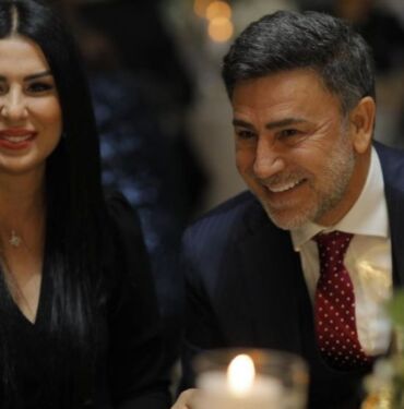 İzzet Yıldızhan'ın sürpriz paylaşımı 23 yıllık eşiyle ilk kez görüntülendi