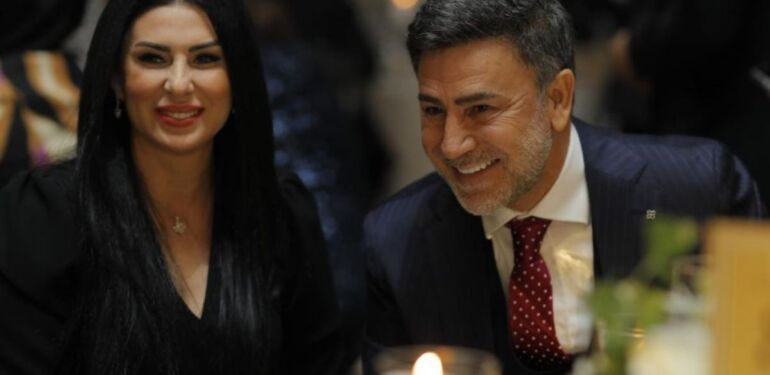 İzzet Yıldızhan’ın sürpriz paylaşımı: 23 yıllık eşiyle ilk kez görüntülendi