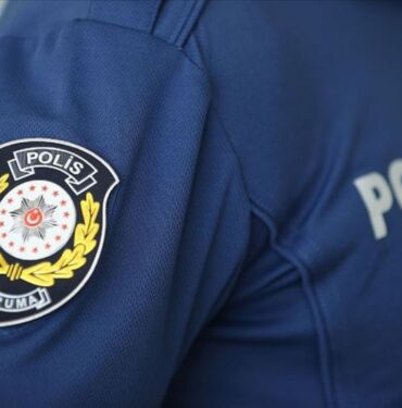 Kadınlar tuvaletinde fotoğraf çektiği iddia edilen polis açığa alındı