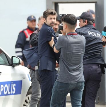 Kanal D'nin sevilen dizisi Taş Kağıt Makas yeni bölümüyle ekrana geldi