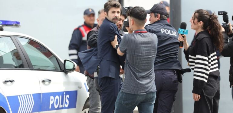 Kanal D’nin sevilen dizisi Taş Kağıt Makas yeni bölümüyle ekrana geldi