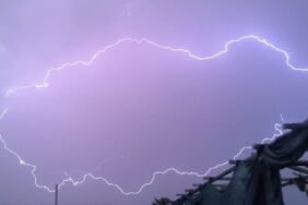 Kayseri'de ilginç görüntü! Çakan şimşek Türkiye haritasına benzetildi