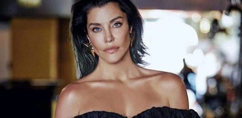Kızı Deniz Akkaya'ya saldırdı 'Bir buçuk saat balkona kitledi