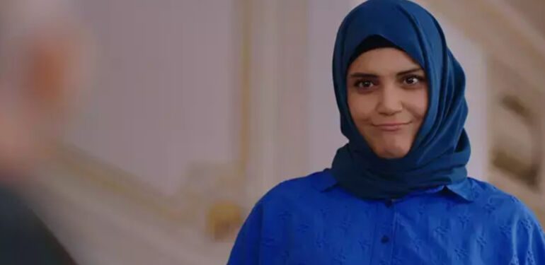 Kızılcık Şerbeti'nin Nilay'ı Feyza Civelek polislerin yanında uyuşturucu sordu