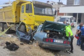 Köpeğe çarpmamak için manevra yapan sürücü, 3 can aldı