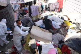 Kötü koku ihbarı Evden 20 ton çöp çıktı