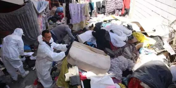 Kötü koku ihbarı… Evden 20 ton çöp çıktı!