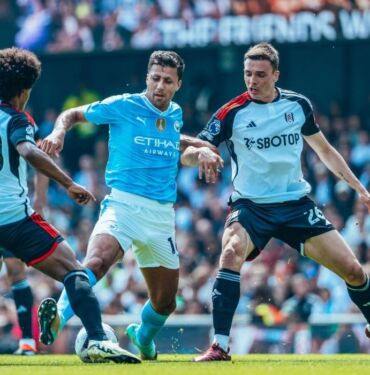 Manchester City rahat kazandı, liderliğe yükseldi!