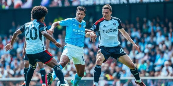 Manchester City rahat kazandı, liderliğe yükseldi!