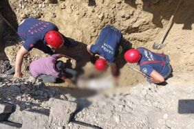 Manisa'da kanalizasyon çalışmasında göçük