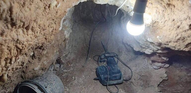 Mersin’de kaçak kazı yapan 4 kişi suçüstü yakalandı