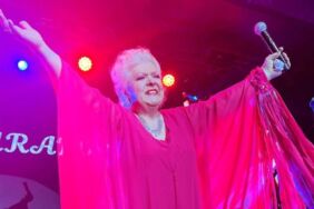 Neşe Karaböcek sahneye geri döndü 5 Yıl Sonra 2,5 Saatlik Konser