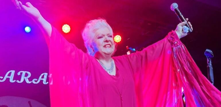 Neşe Karaböcek sahneye geri döndü 5 Yıl Sonra 2,5 Saatlik Konser