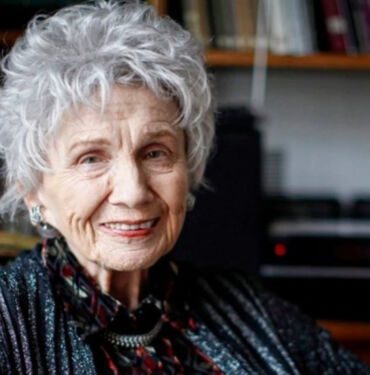 Nobel ödüllü yazar Alice Munro yaşamını yitirdi