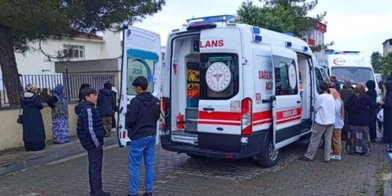 Okulda biber gazı patlaması: 25 öğrenci hastaneye kaldırıldı