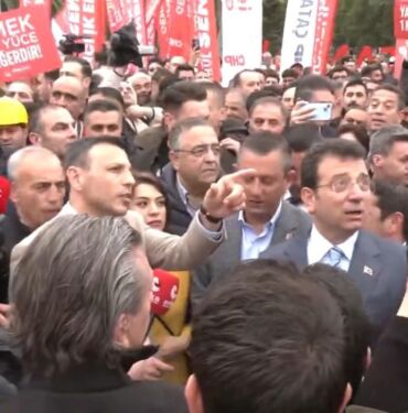 Özgür Özel ve Ekrem İmamoğlu Saraçhane'de