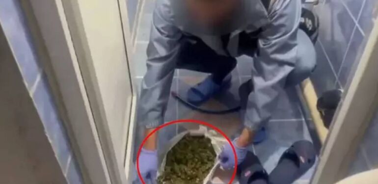 Polis baskınında uyuşturucuyu tuvalete dökerken yakalandı