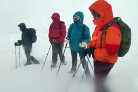 Rus dağcılar, Ağrı Dağı'nda tipiye yakalandı