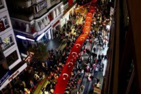 Samsun'da 1919 metre uzunluğundaki Türk bayrağı açıldı