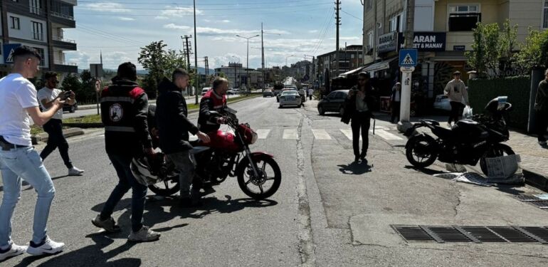 Samsun'da çöp konteynerine çarpan motokurye öldü