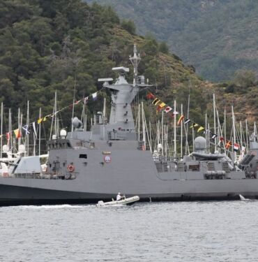 Savaş gemisi TCG Zıpkın halkın ziyaretine açıldı