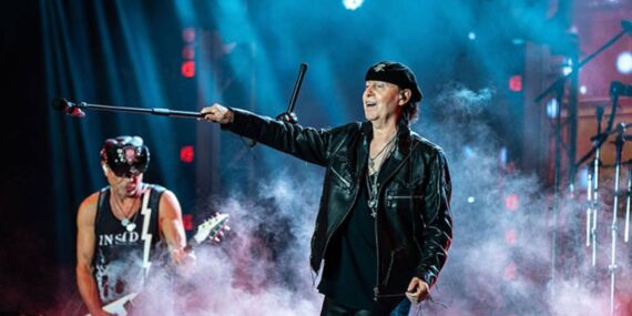 Scorpions, İstanbul’da hayranlarıyla buluştu