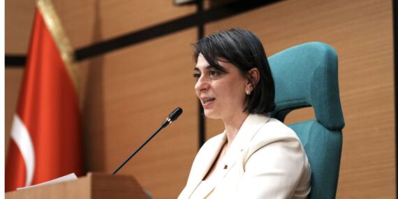 Sinem Dedetaş Üsküdar Belediyesi’nde ilk vaadini gerçekleştiriyor! Emeklilere 5 bin TL destek