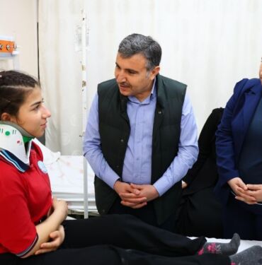 Şırnak'ta öğrenci servisi kamyonla çarpıştı 14 yaralı
