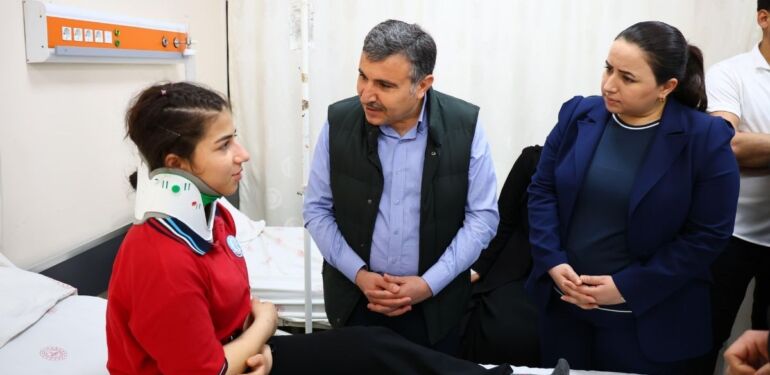 Şırnak'ta öğrenci servisi kamyonla çarpıştı 14 yaralı