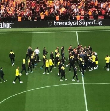 Son Dakika Derbisi öncesi futbolcular arasında kavga