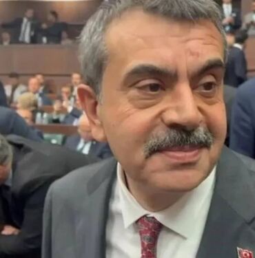 Tekin'den müfredat eleştirilerine yanıt 'Okuyarak eleştirsinler'